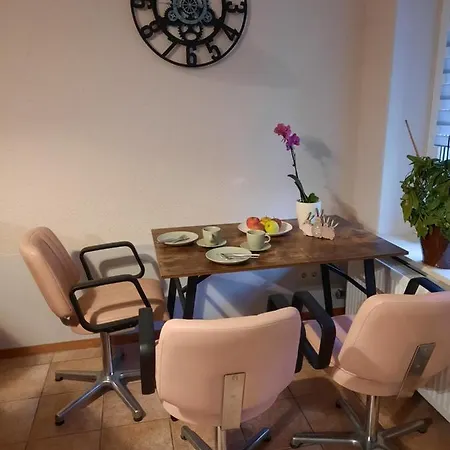 Apartment Urlaub Im Friseursalon *